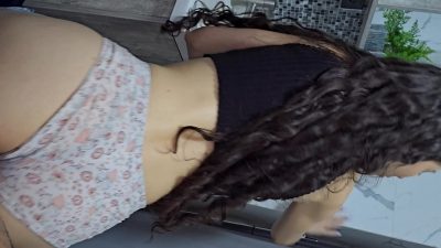 Amadora de calça jeans transando com o melhor amigo Amadora de calça jeans transando com o melhor amigo