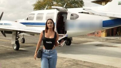 Colombiana e seu pauzudo safado na putaria gostosa dentro do avião