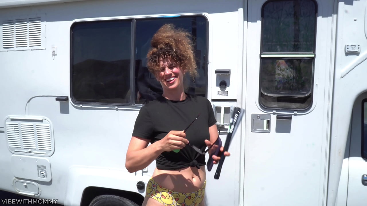 Coroa desesperada por pica fazendo porno com dotado estranho