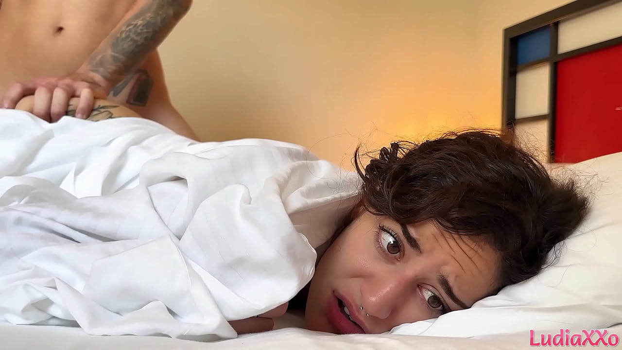 Fodendo a bucetinha apertada da namorada Fodendo a bucetinha apertada da namorada - Amador