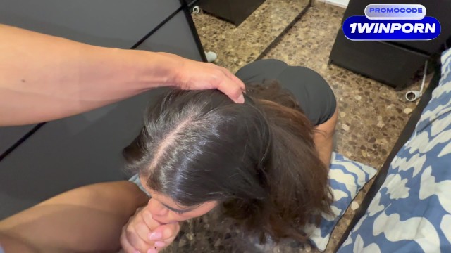 Fodendo a enteada nerd cuzuda até gozar gostoso nos peitos naturais dela Fodendo a enteada nerd cuzuda até gozar gostoso nos peitos naturais dela