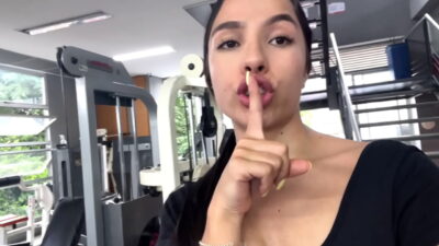 Gata rabuda sexy da academia se masturbando peladinha depois do treino Gata rabuda sexy da academia se masturbando peladinha depois do treino