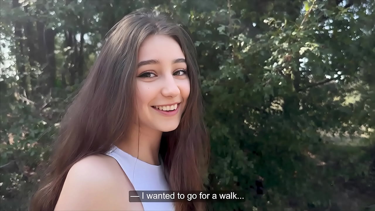 Gostosa aventureira em sexo ao ar livre - Porno Grátis