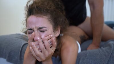 Gostosa gemendo alto da novinha fodendo com leite quente na boca