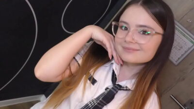 Novinha aluna fodendo com seu safado professor na sala de aula