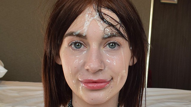 Peituda de 20 aninhos colocando cacetão na boca e fodendo Peituda de 20 aninhos colocando cacetão na boca e fodendo - Peitudas