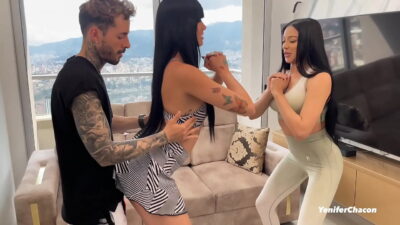 Personal trainer particular fodendo com um casal de lésbicas morenas deliciosas e bem safadas