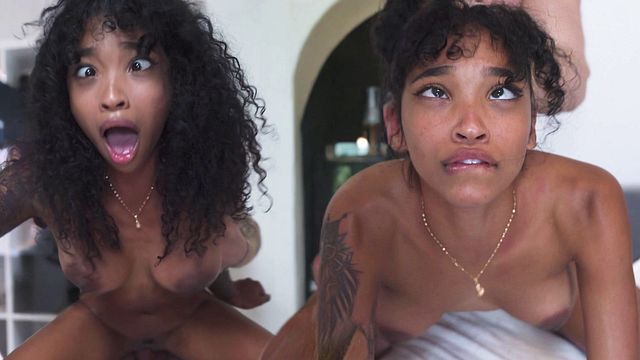 Preta essa safada teen fode muito forte até sair gozada na surra peniana