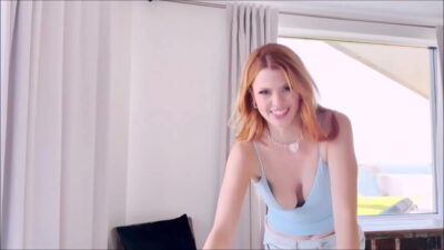 Ruivinha linda doida por pica no boquete delicioso com foda