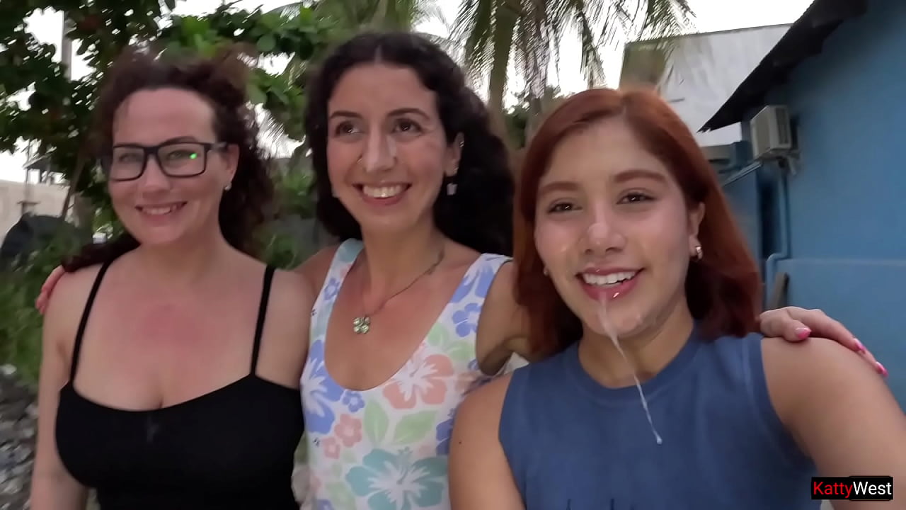 Safadas peladonas fazendo orgia com dotadão