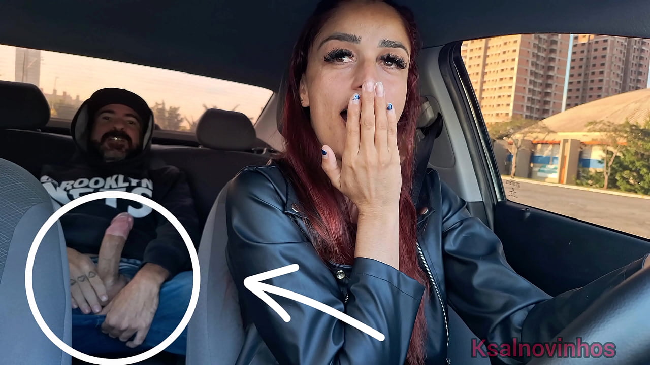 Safado se masturba dentro do uber e fode a motorista gostosa Safado se masturba dentro do uber e fode a motorista gostosa