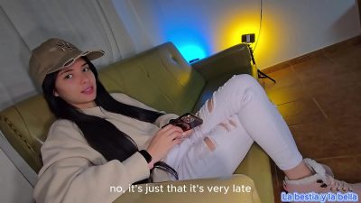 Sexo anal com a melhor amiga da namorada tomando gozada em seus pés