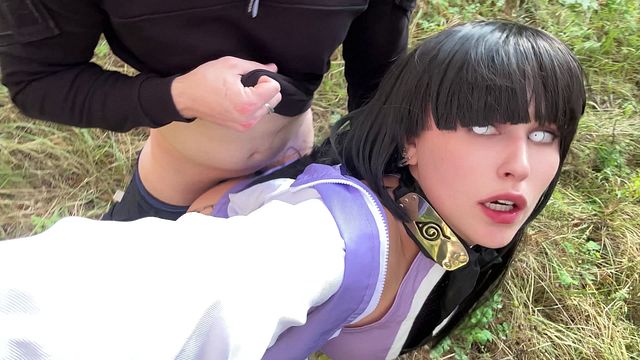 Sexo ao ar livre com a chupeteira devassa de fantasia