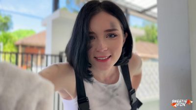 Sexo pov com gozada facial na cara da branquinha linda de bumbum grande empinado