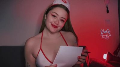 Video erótico da loira de lingerie se masturbando com seu grande vibrador