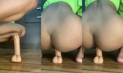 Vídeo xxx da puta com seu consolo na xoxota grande carnuda