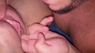 Chupando buceta rosa da namorada